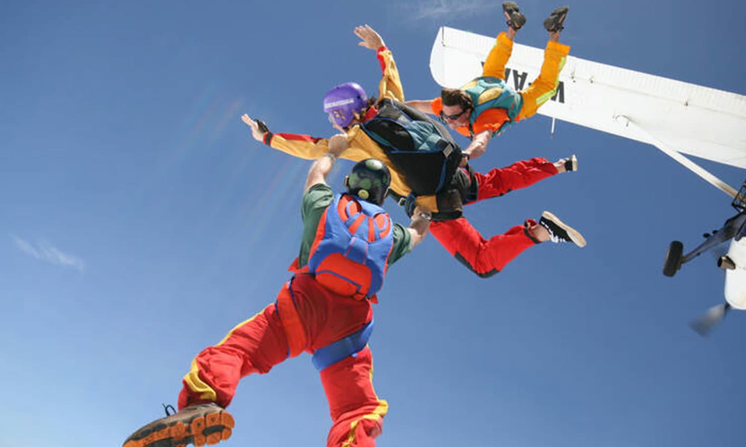 skydiving-red-balloon