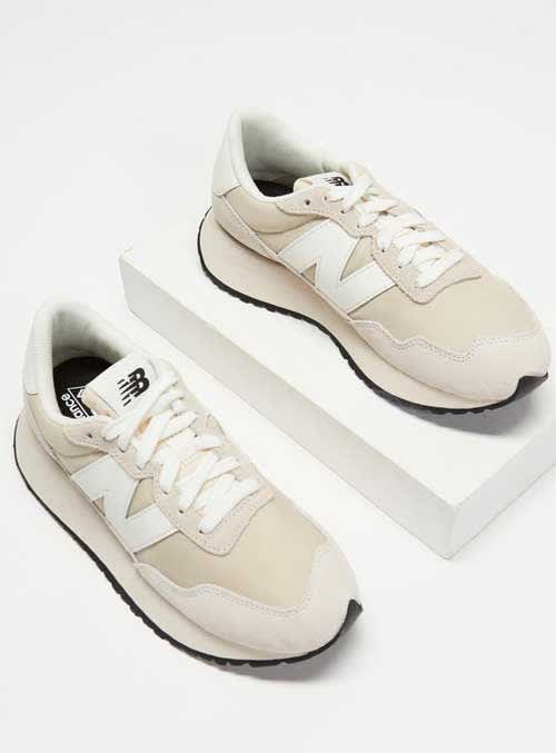 new balance snaeakers