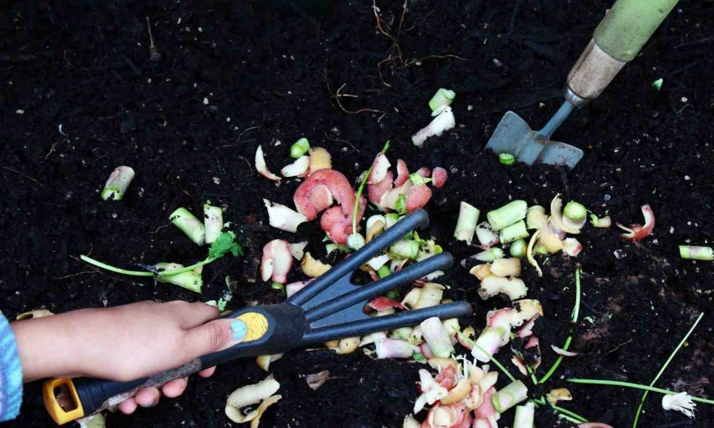 Mixing compost