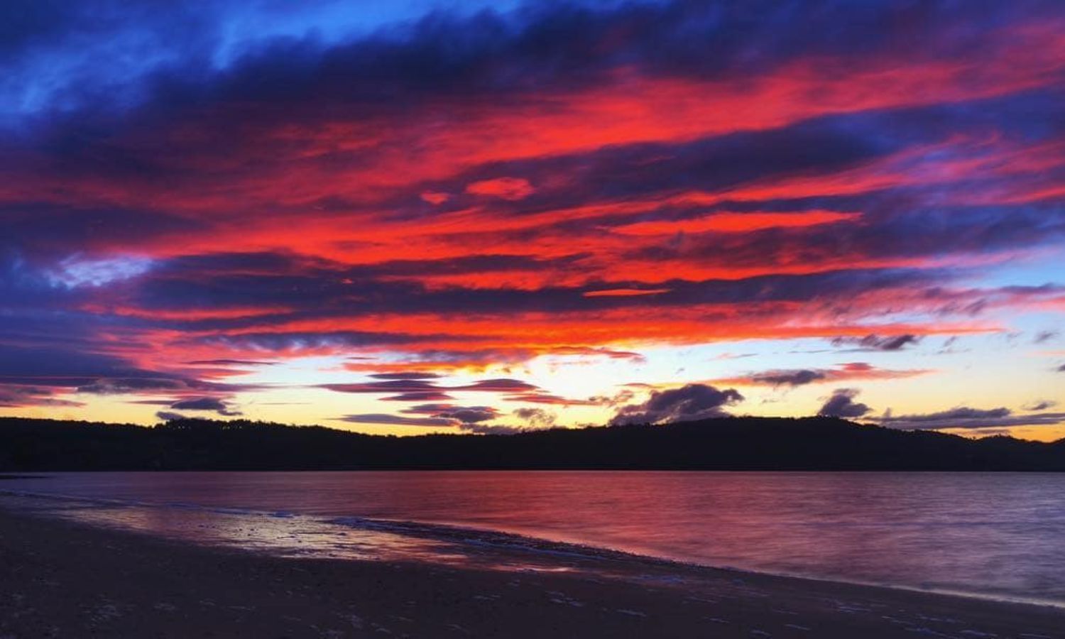 An image of one of the best beaches in tasmania