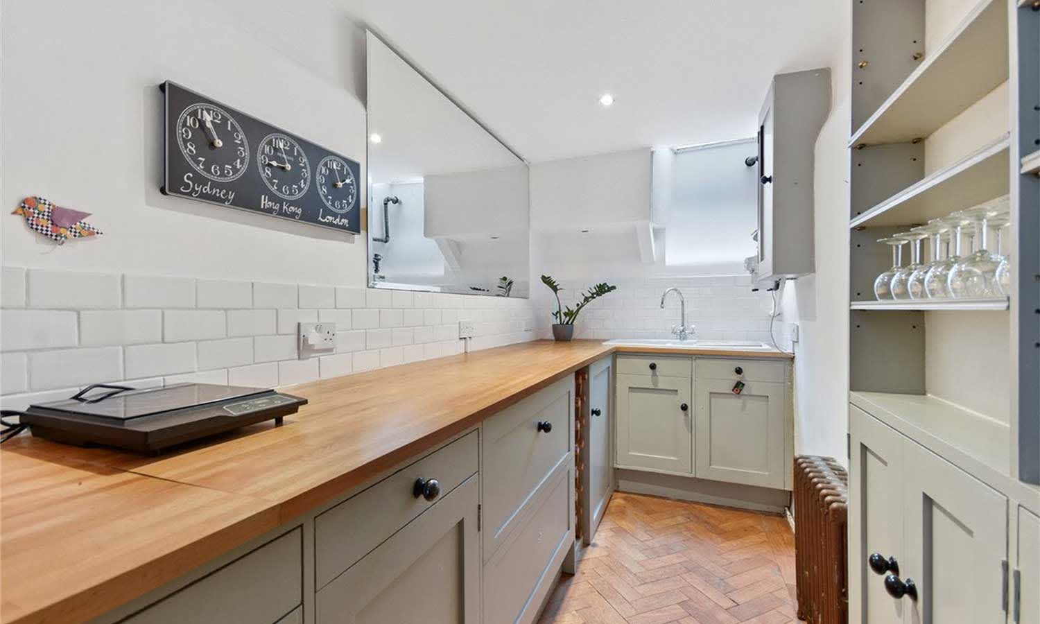 london-skinny-house-kitchen