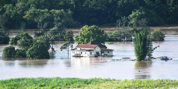 floods australia