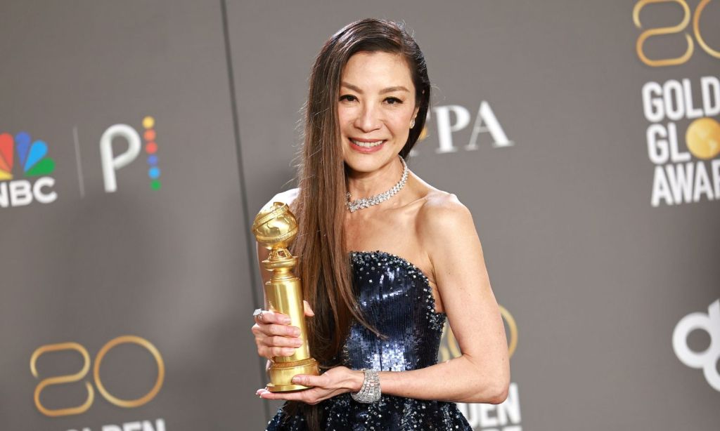 michelle yeoh golden globe awards 2023