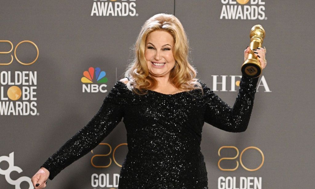 jennifer coolidge golden globes 2023