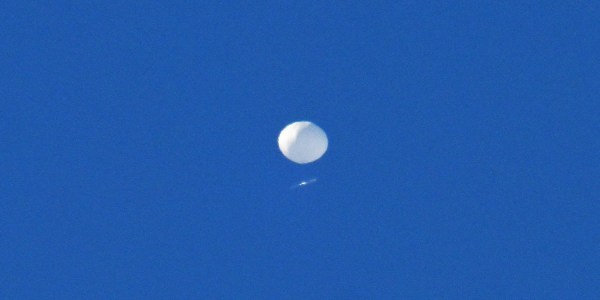 Image of the chinese balloon that america shots down