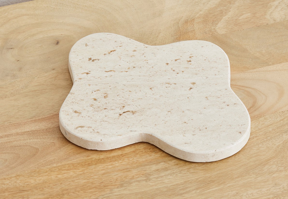 Wavy tray